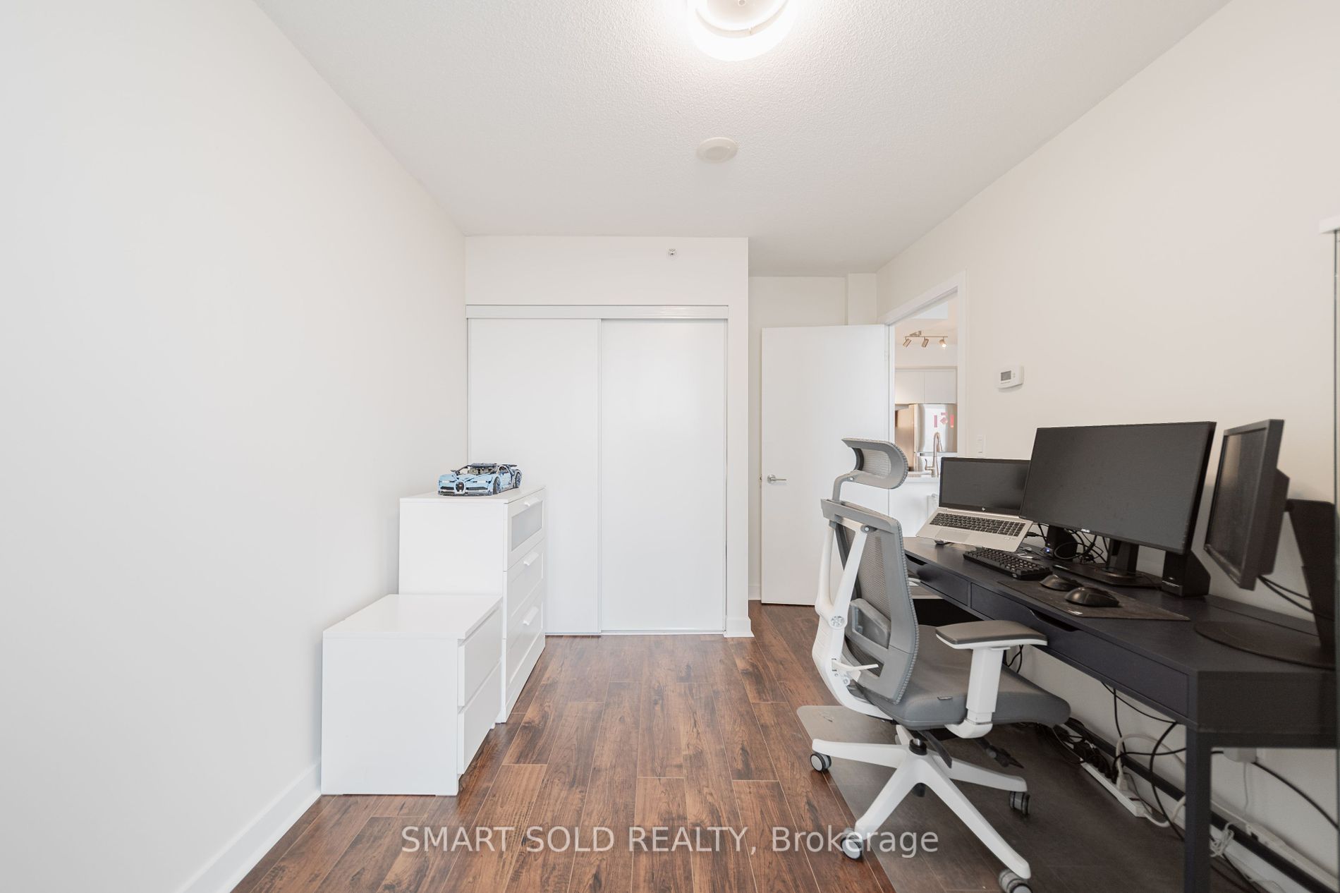 5740 Yonge Street, #606