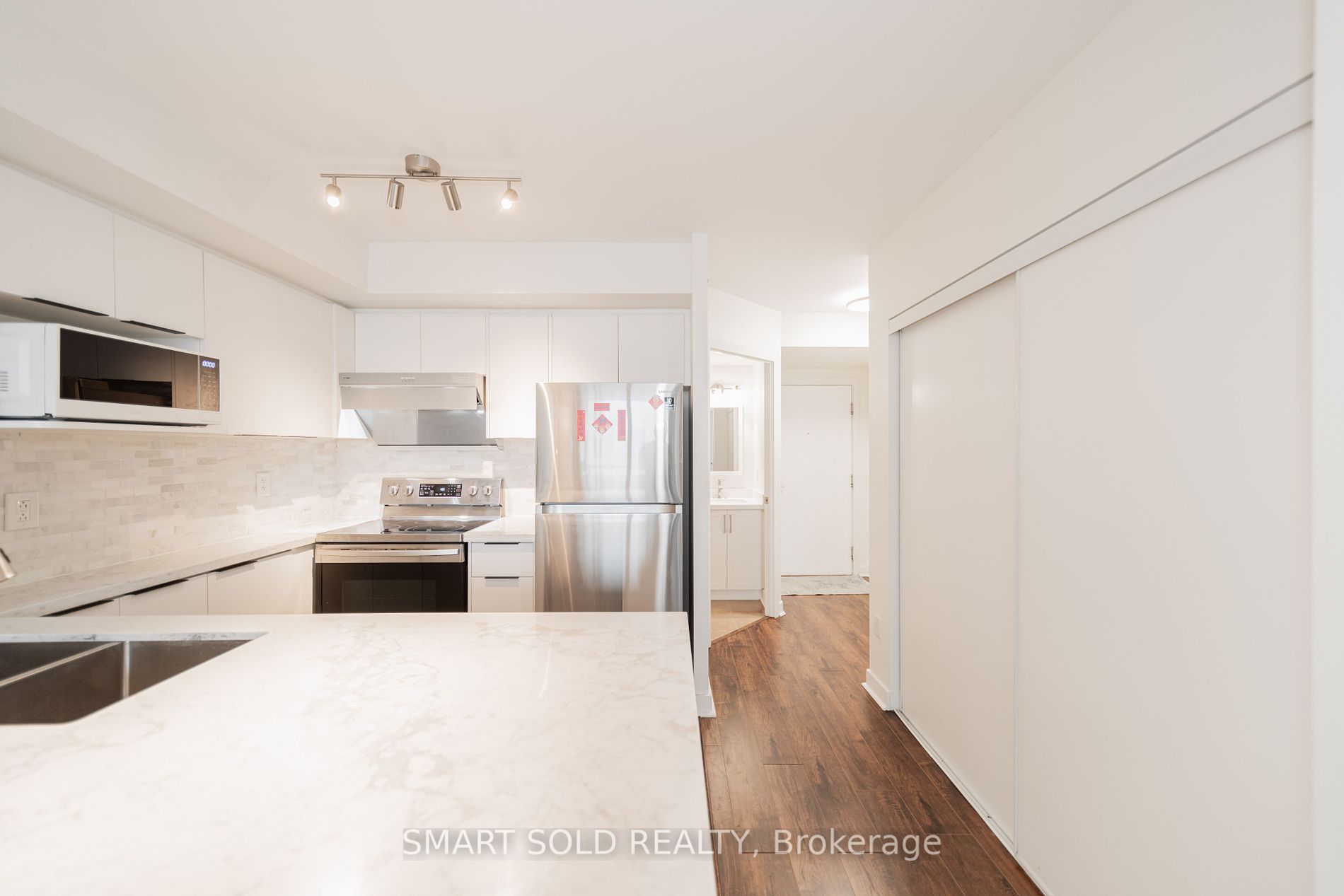 5740 Yonge Street, #606