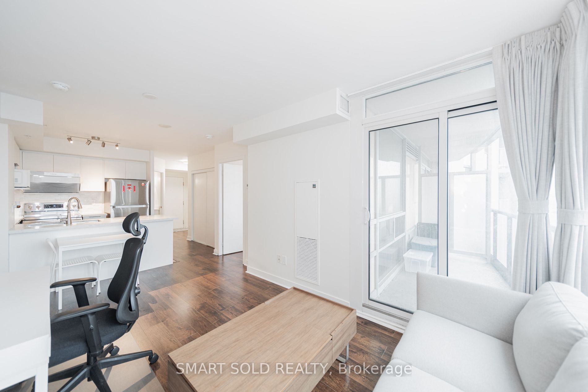 5740 Yonge Street, #606