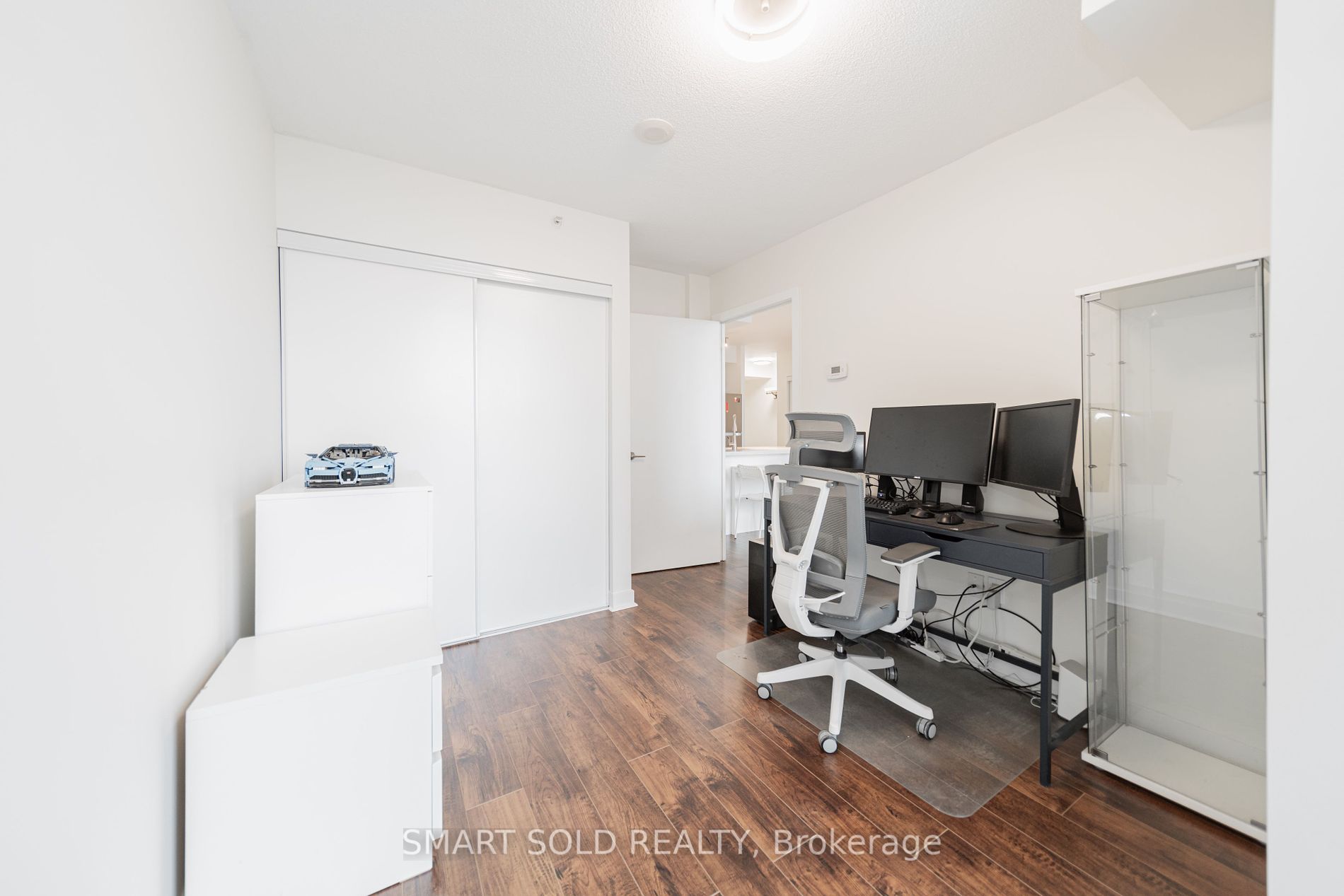 5740 Yonge Street, #606