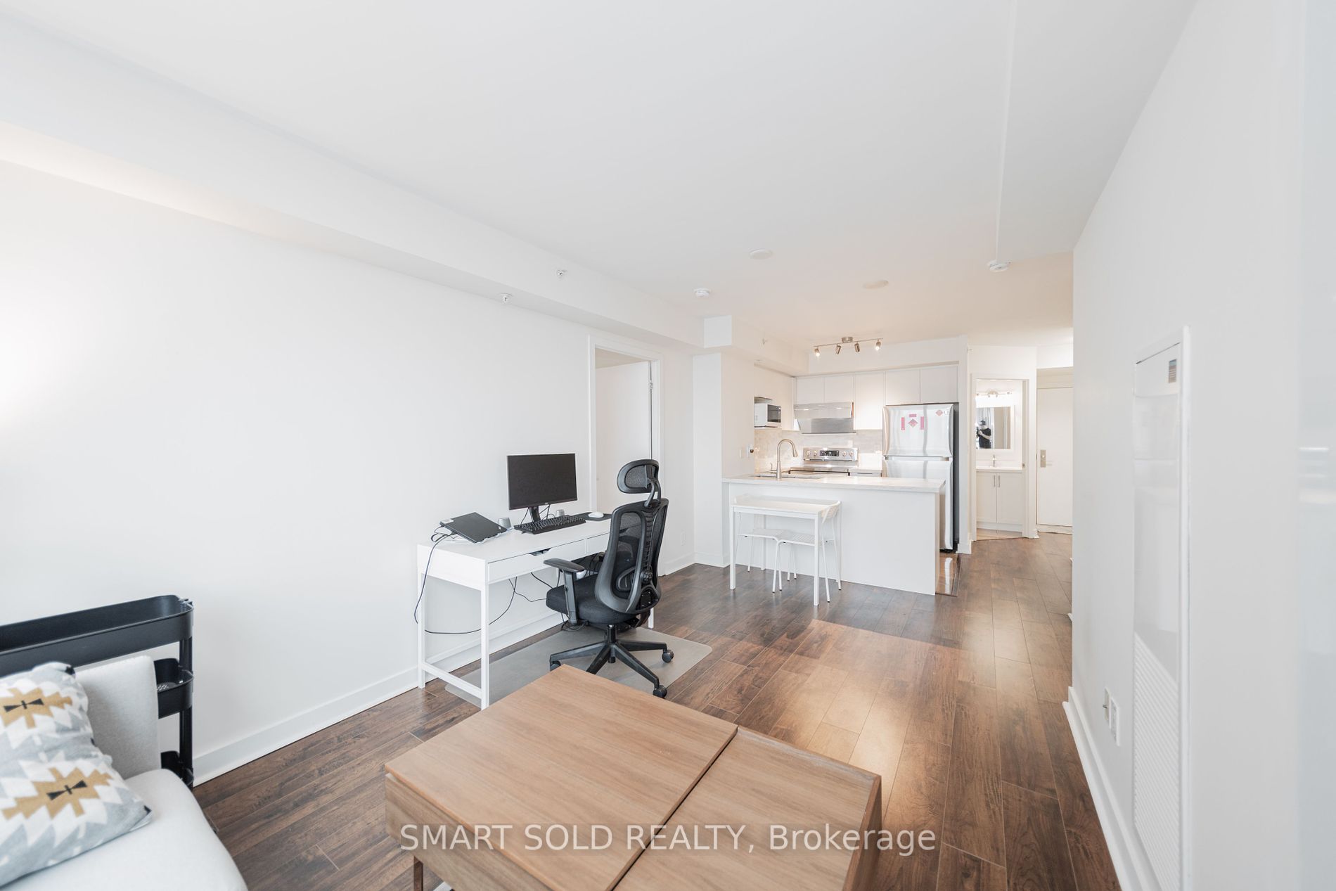 5740 Yonge Street, #606