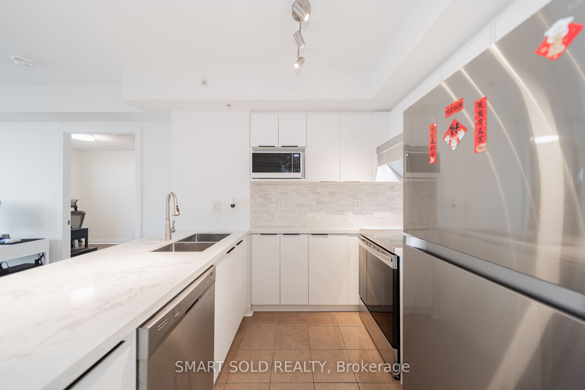 5740 Yonge Street, #606
