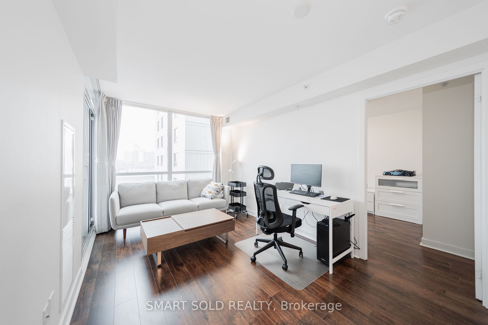 5740 Yonge Street, #606