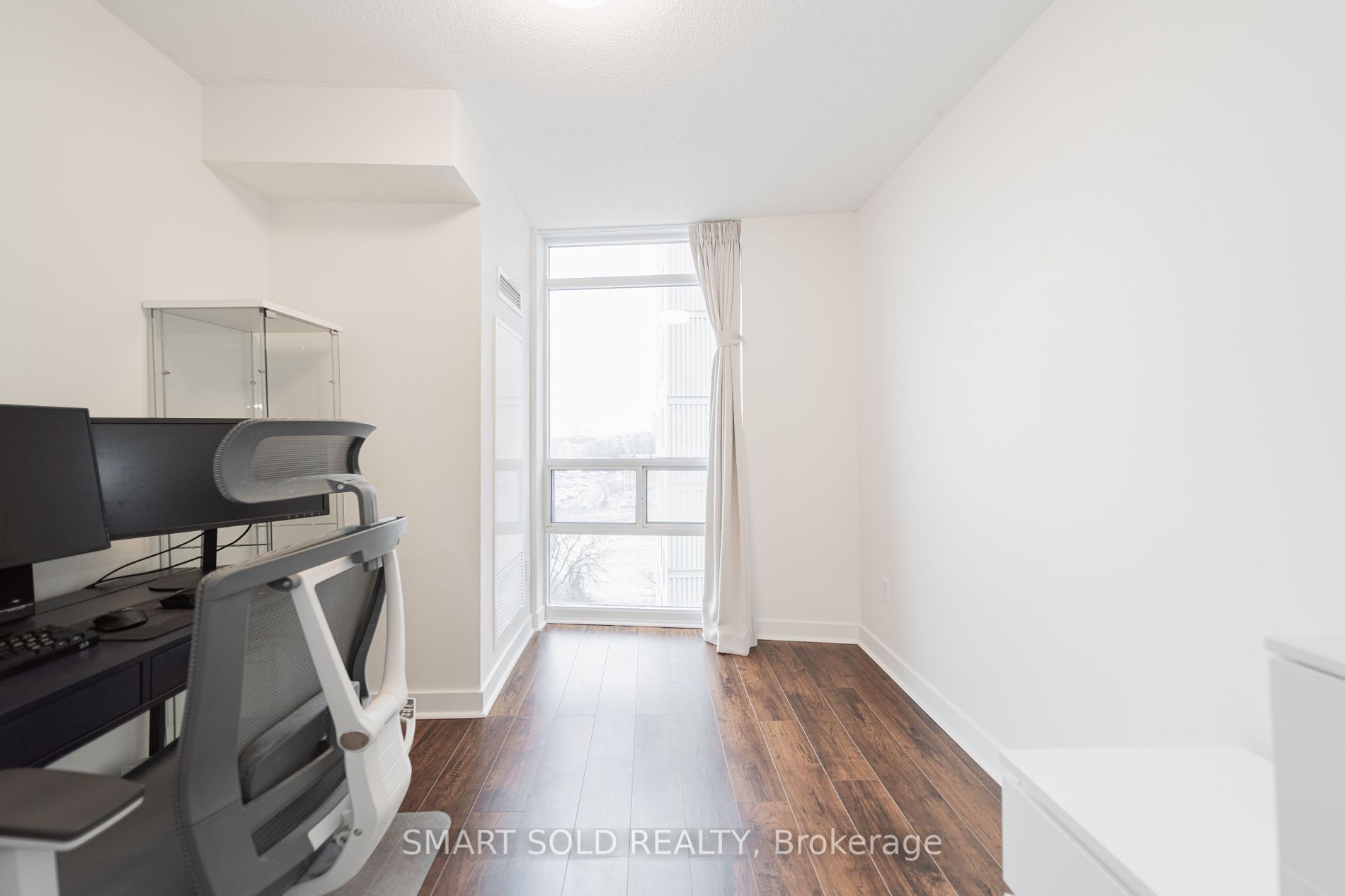 5740 Yonge Street, #606