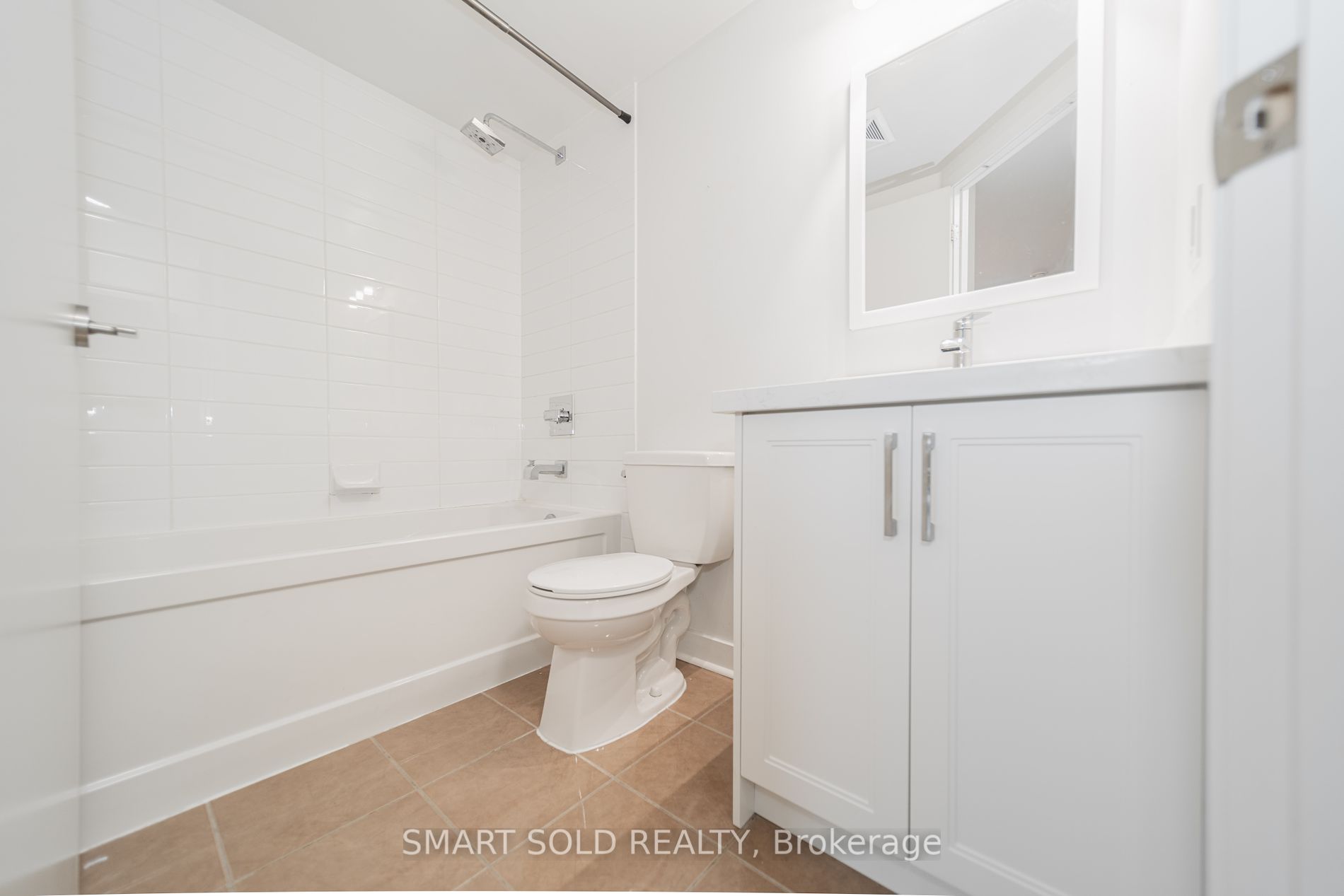5740 Yonge Street, #606
