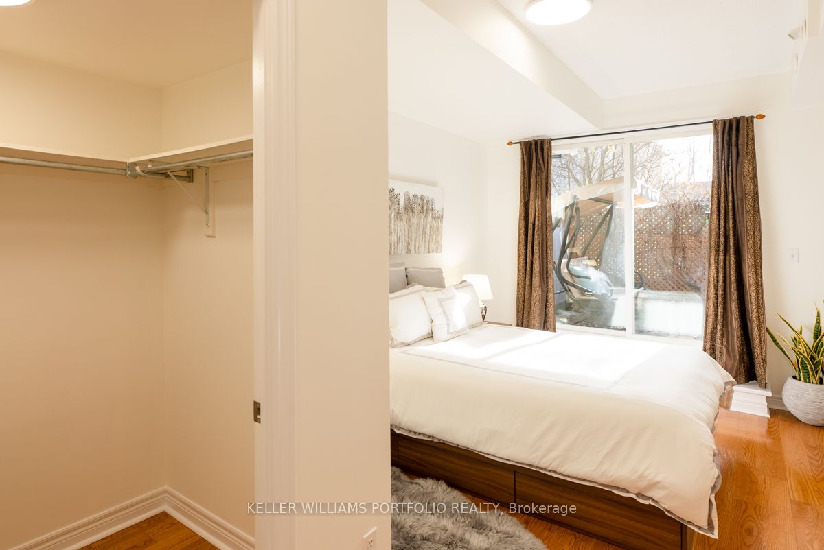 207 Wellesley St E, #103