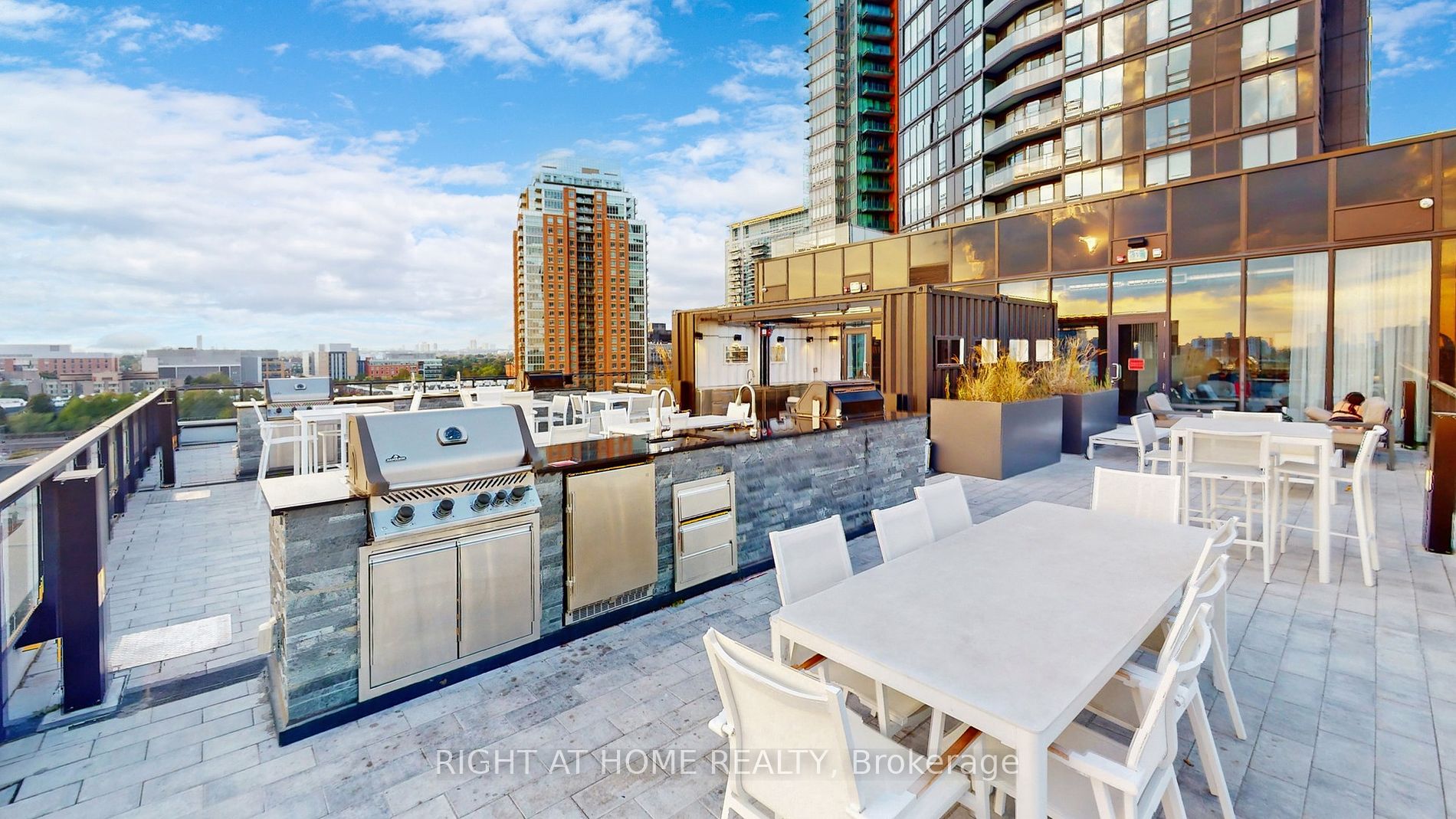135 East Liberty St, #1312