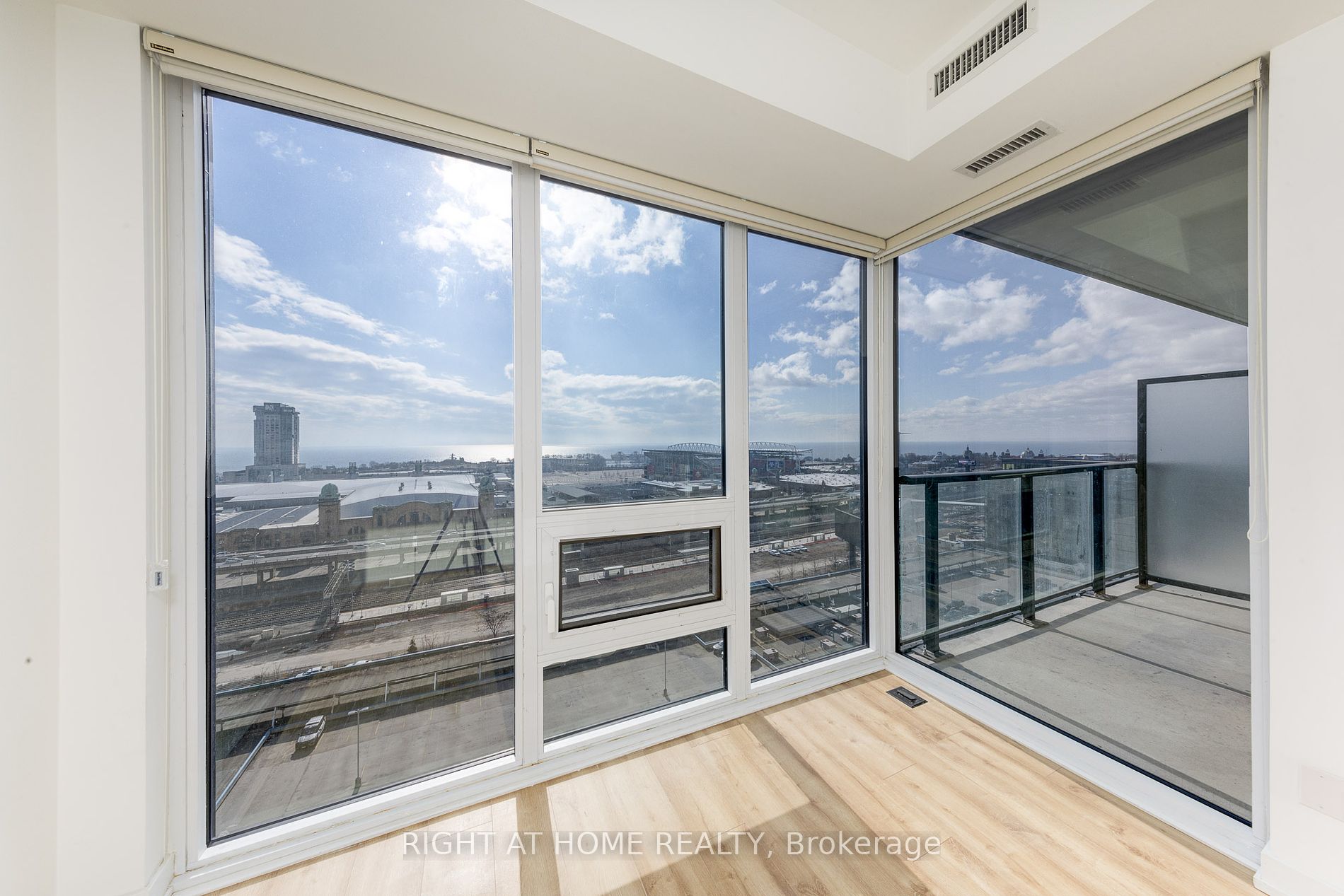 135 East Liberty St, #1312
