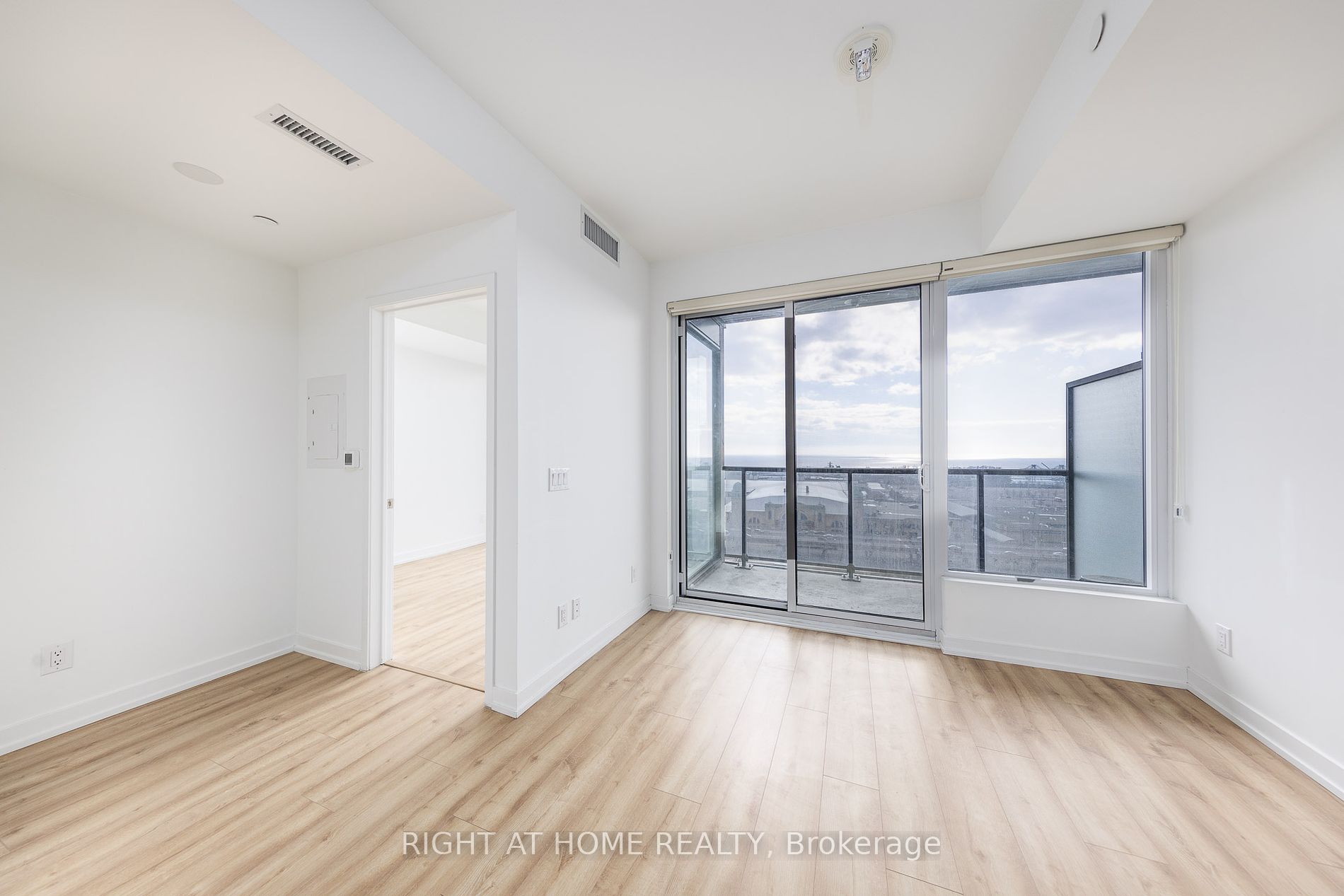 135 East Liberty St, #1312