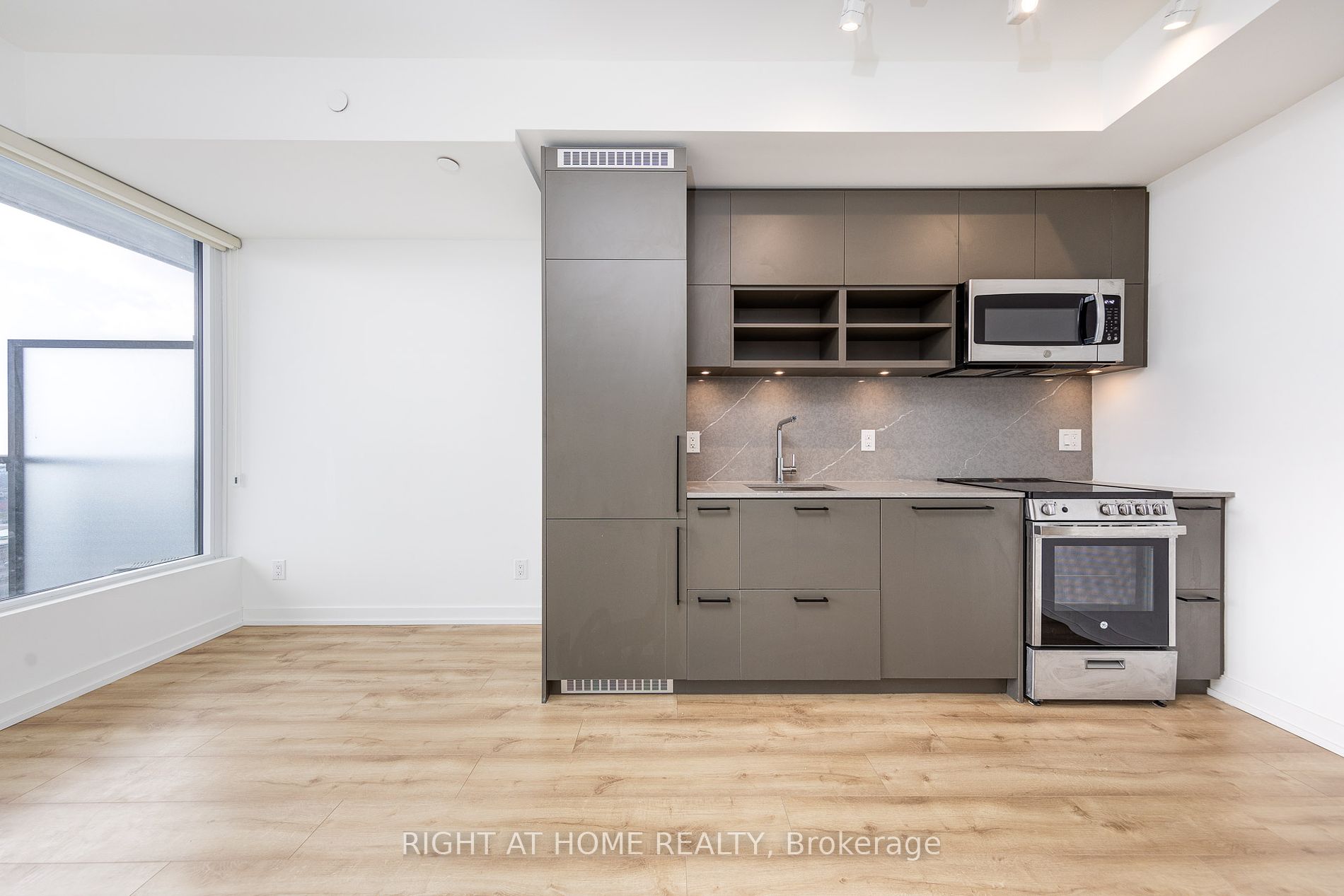 135 East Liberty St, #1312