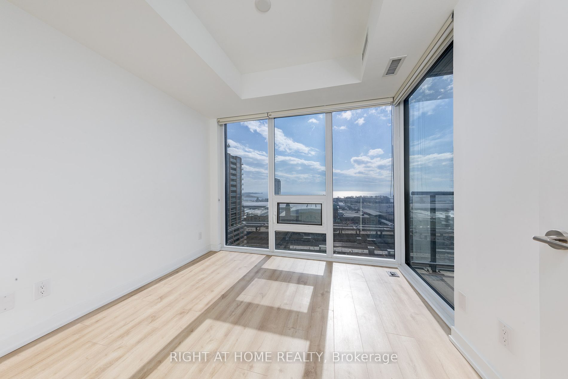 135 East Liberty St, #1312