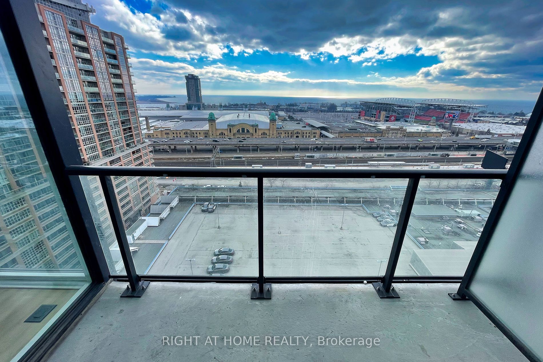 135 East Liberty St, #1312