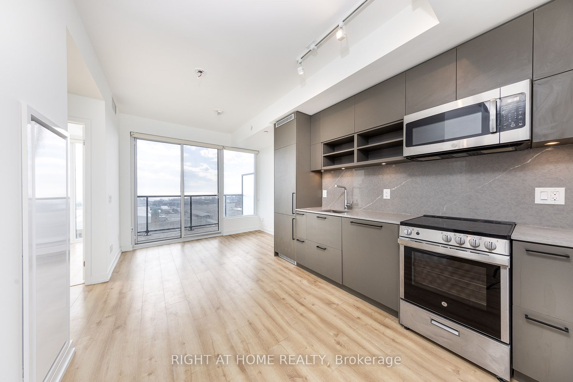 135 East Liberty St, #1312