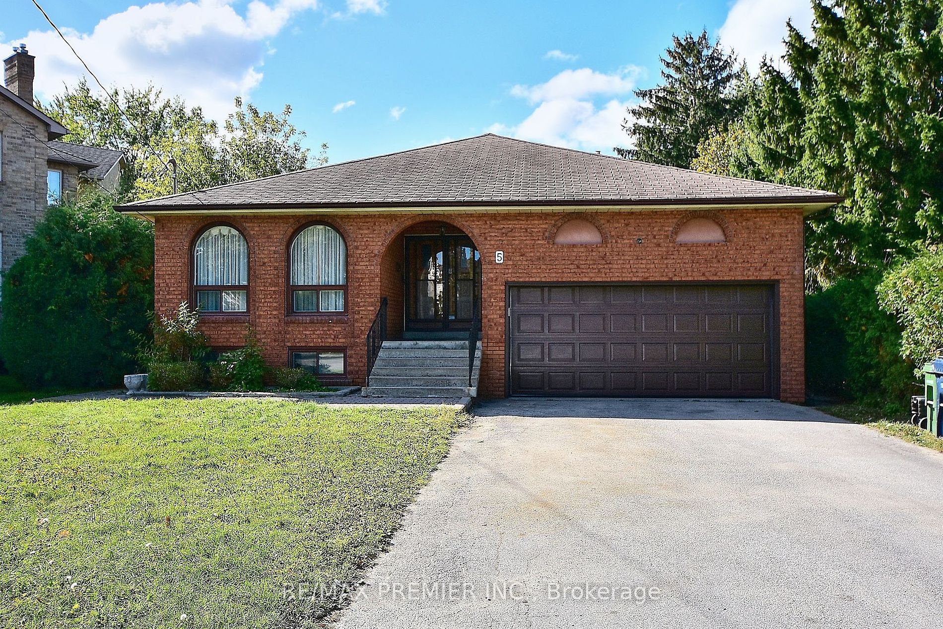 5 Pamcrest Drive
