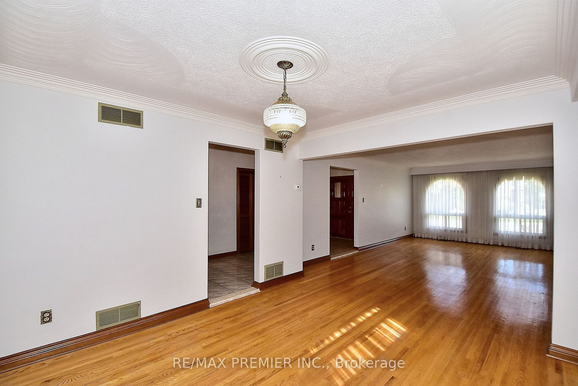 5 Pamcrest Drive