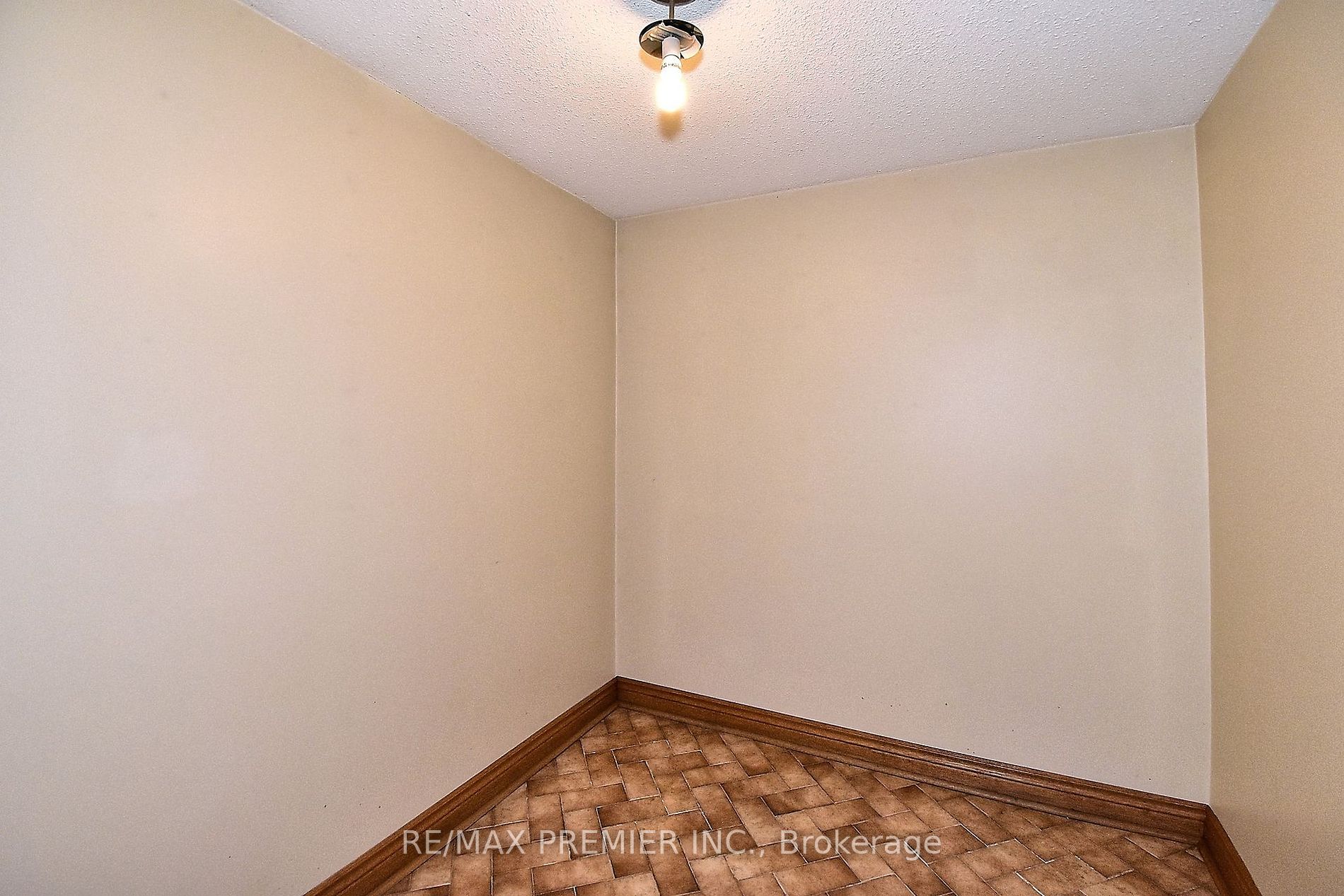 5 Pamcrest Drive