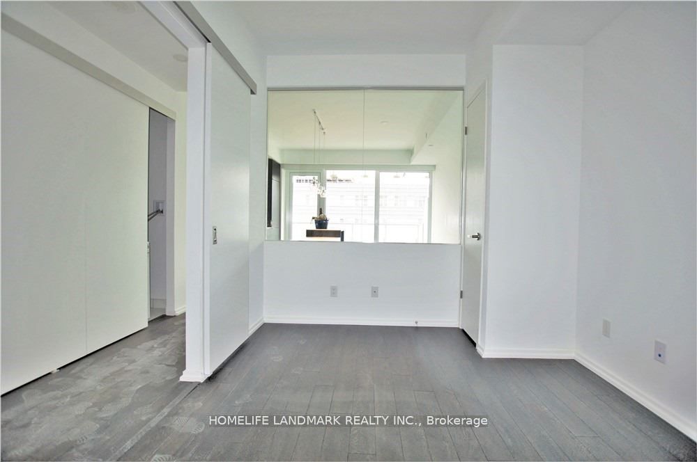 197 Yonge St, #1704