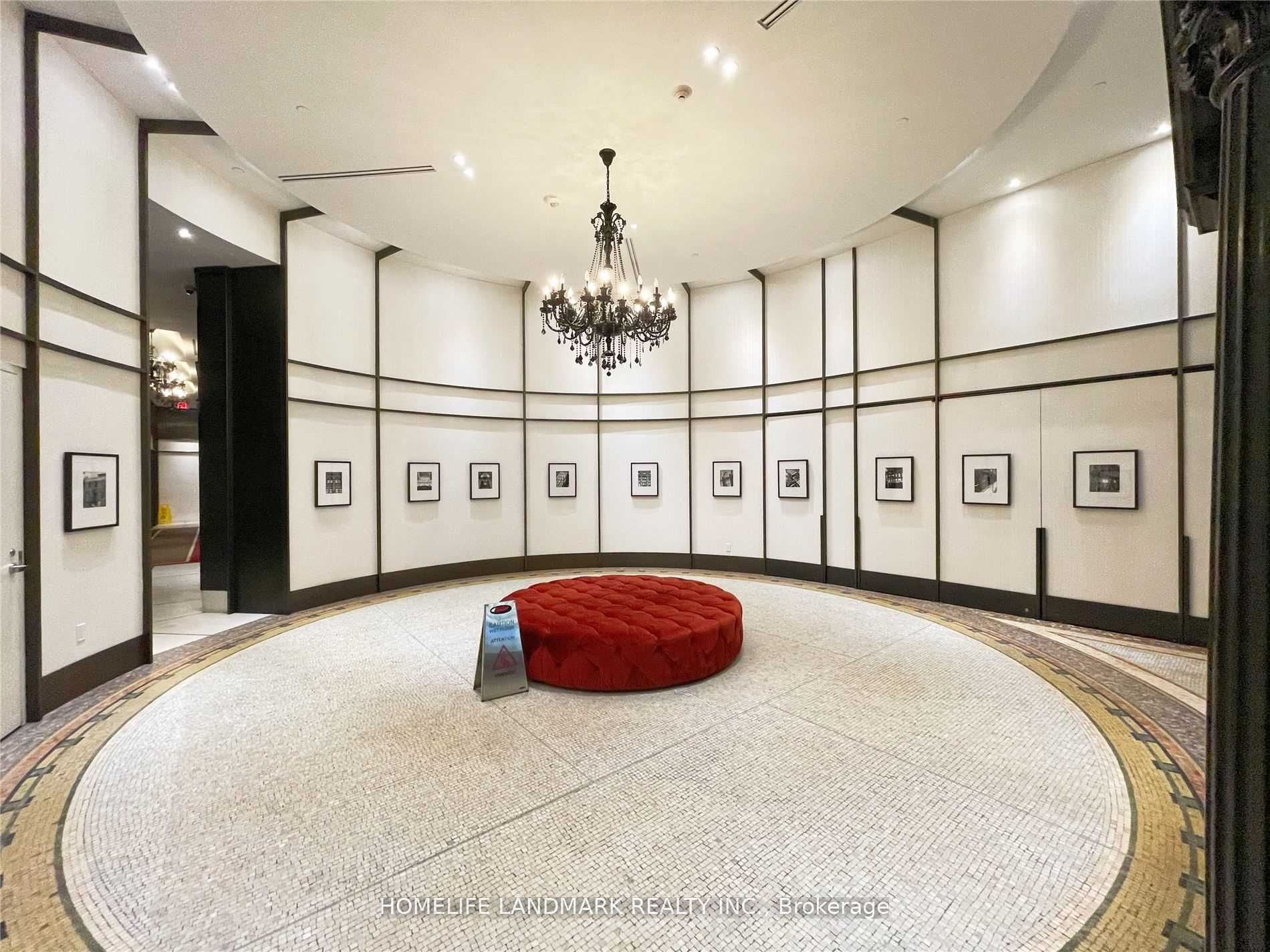 197 Yonge St, #1704