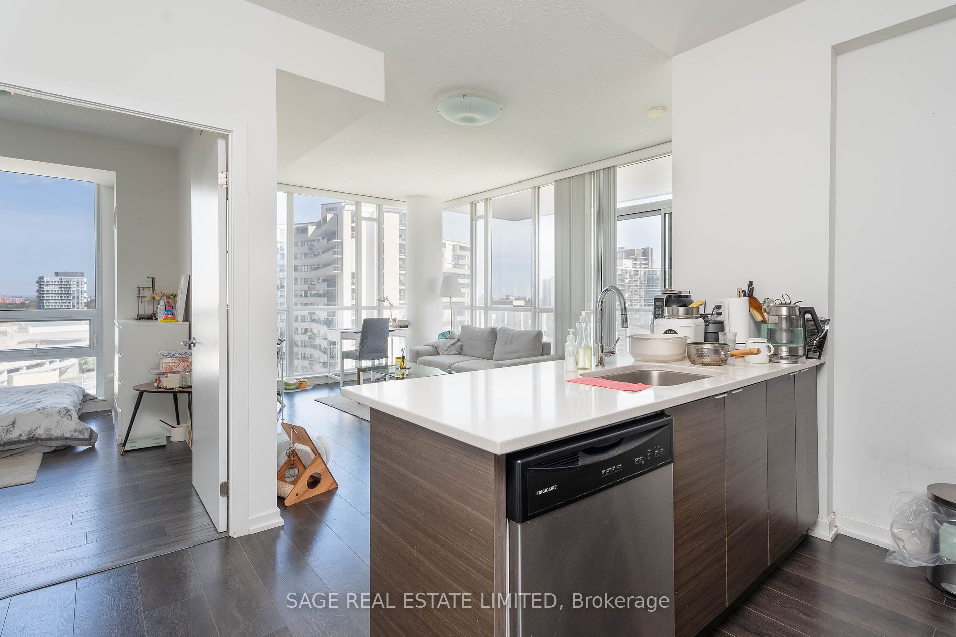 62 Forest Manor Rd, #1003
