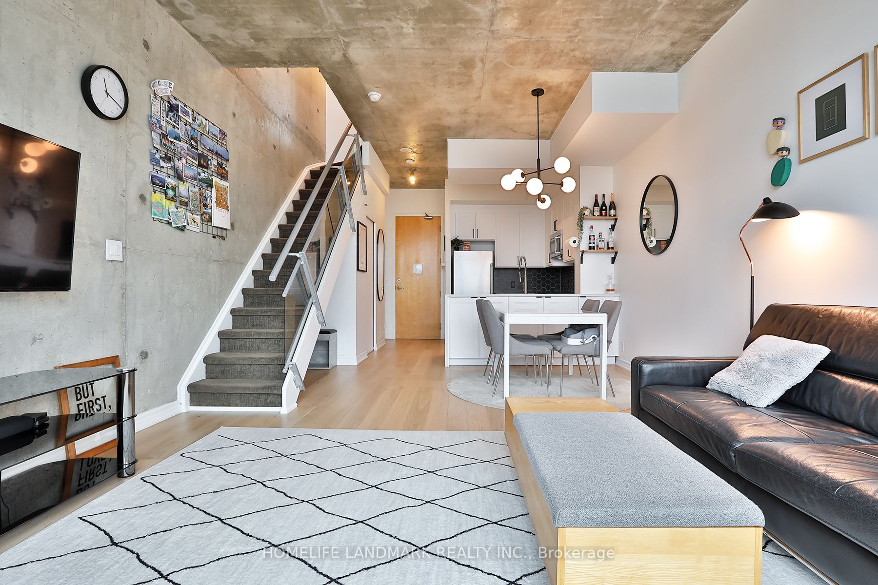 388 Richmond St W, #914