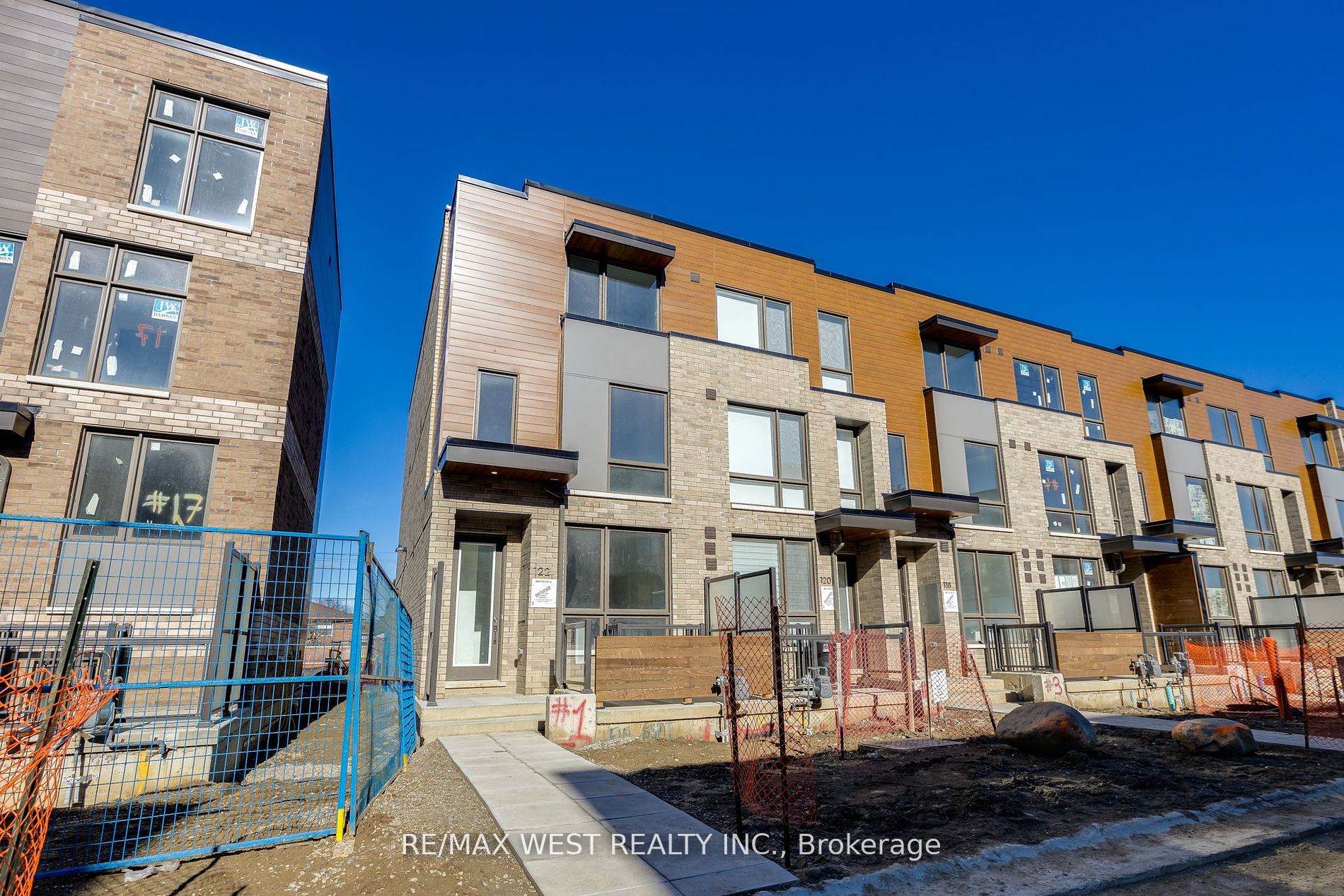 122 Green Gardens Boulevard