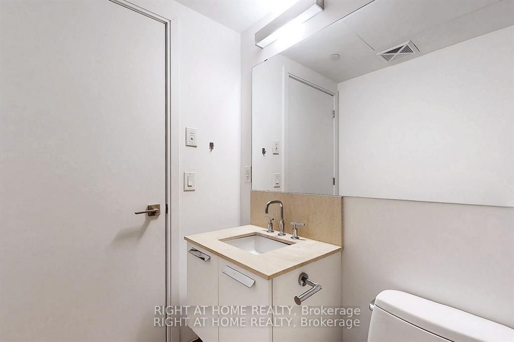 50 Charles St E, #2607
