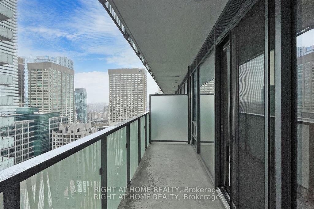50 Charles St E, #2607