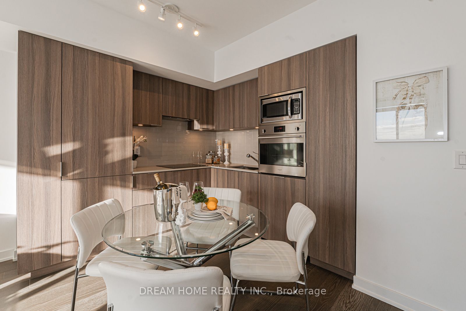 11 Wellesley St W, #5906