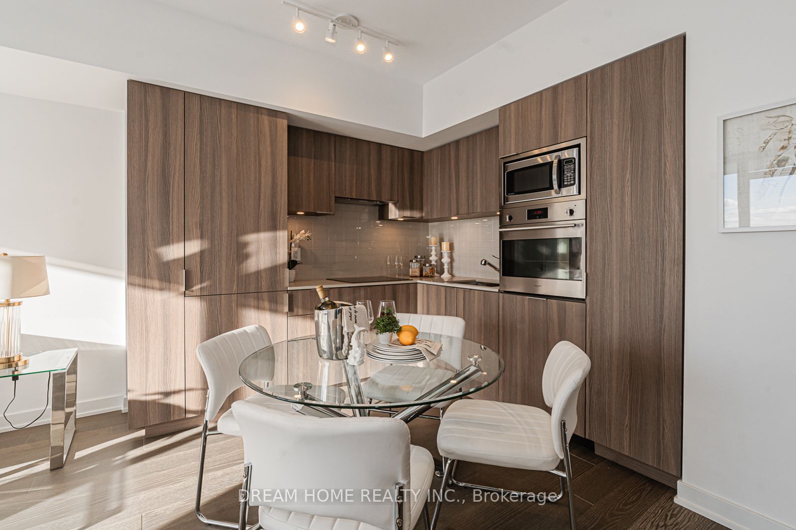 11 Wellesley St W, #5906