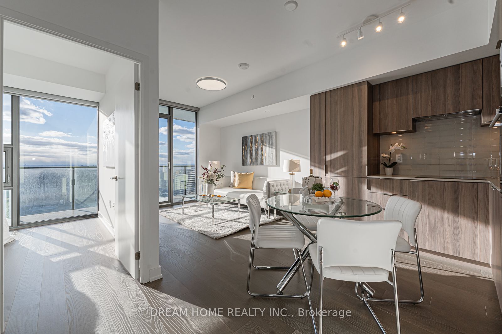 11 Wellesley St W, #5906