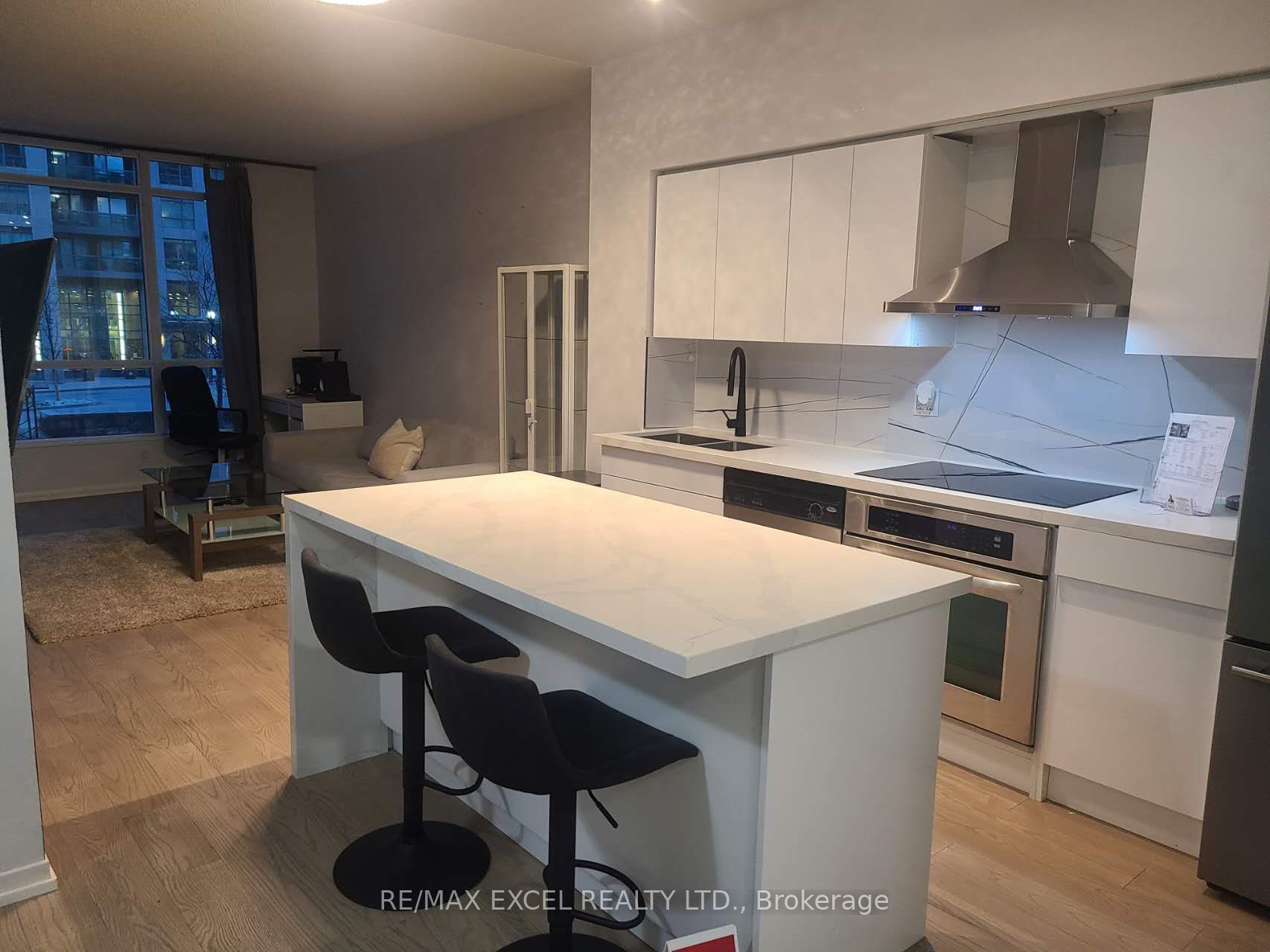 215 Fort York Blvd, #217