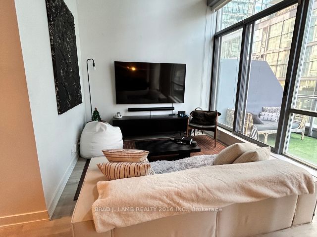 36 Charlotte Street, #708