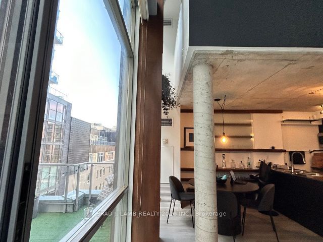 36 Charlotte Street, #708