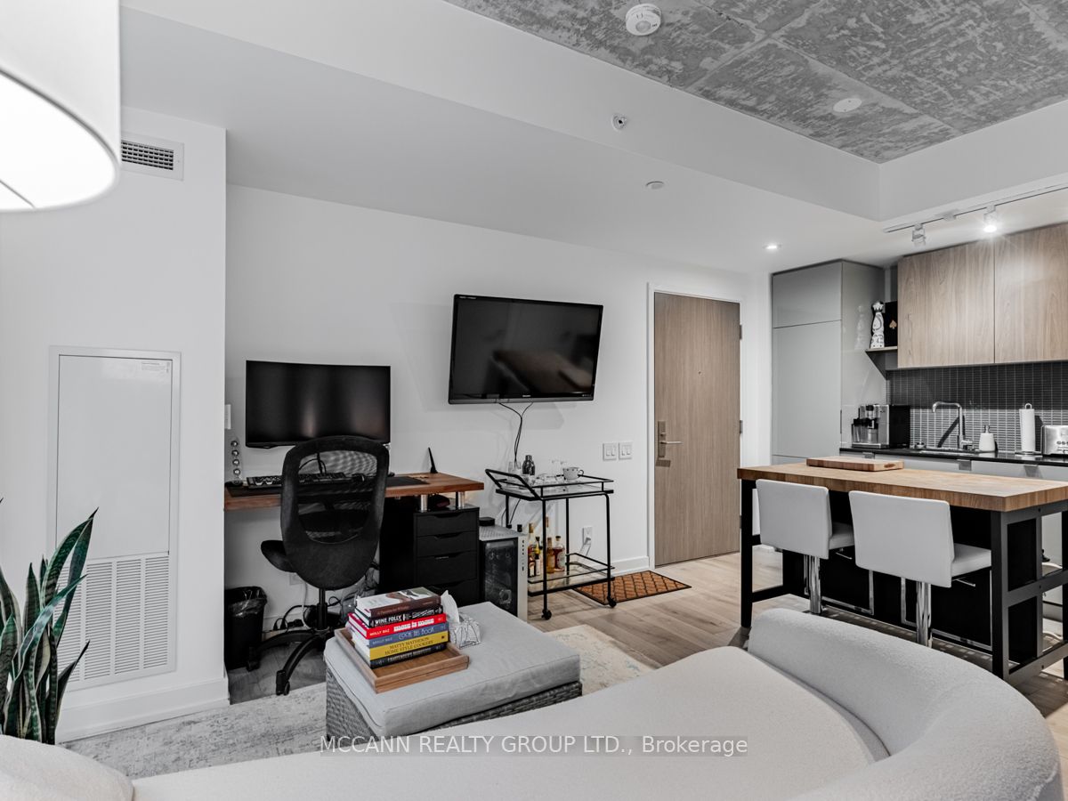 161 Roehampton Avenue, #332