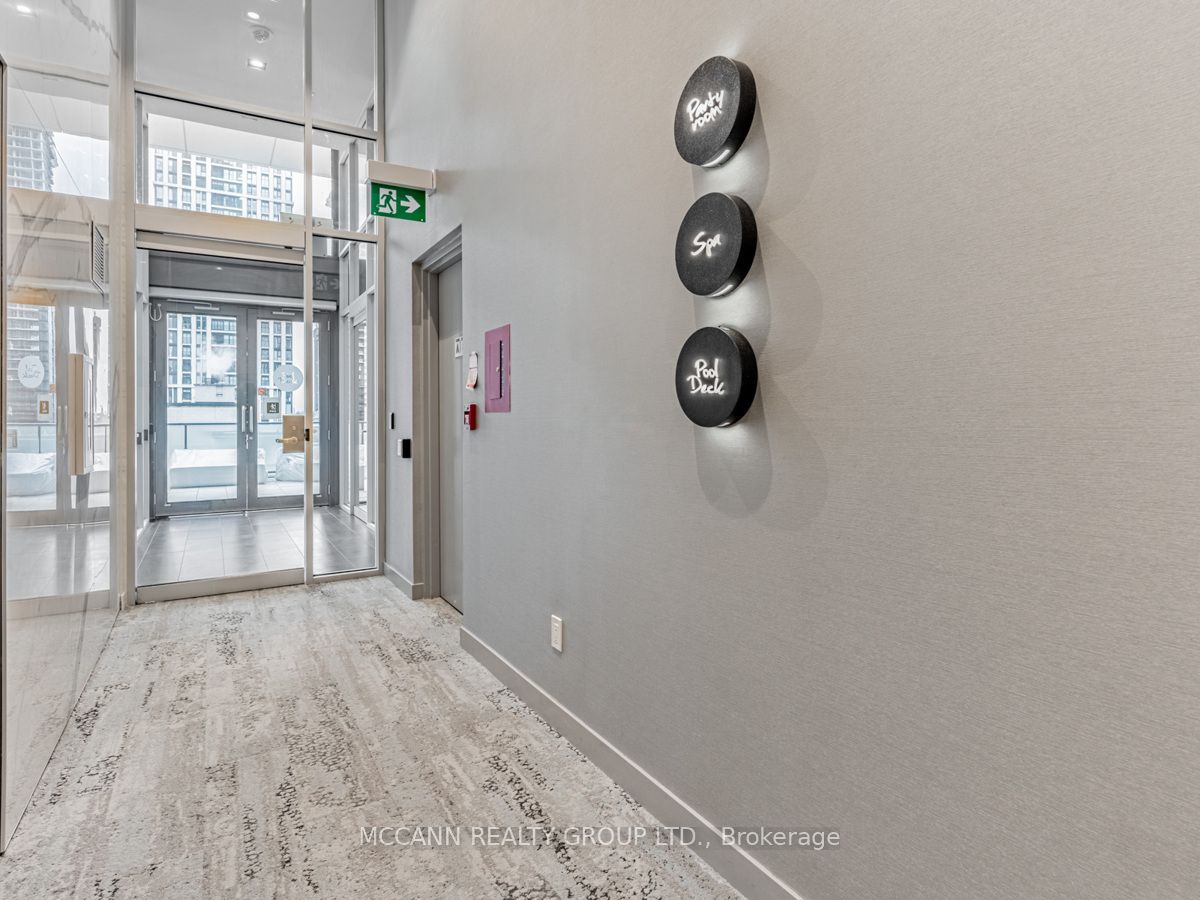 161 Roehampton Avenue, #332