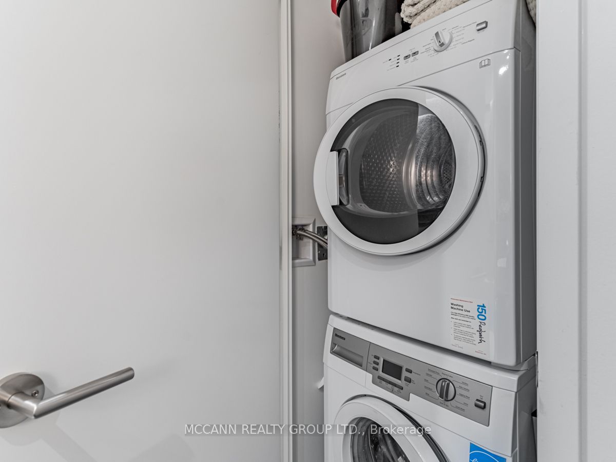 161 Roehampton Avenue, #332