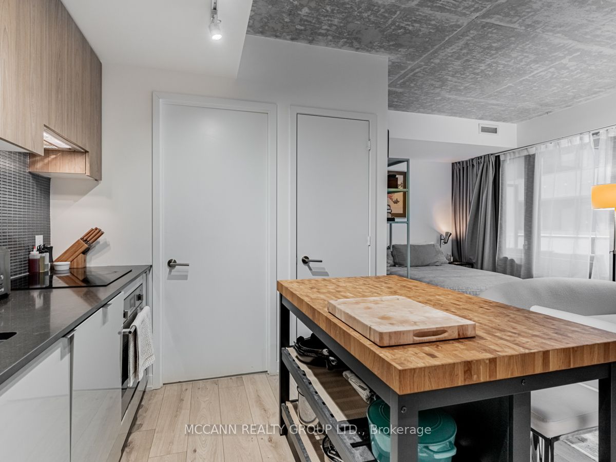 161 Roehampton Avenue, #332