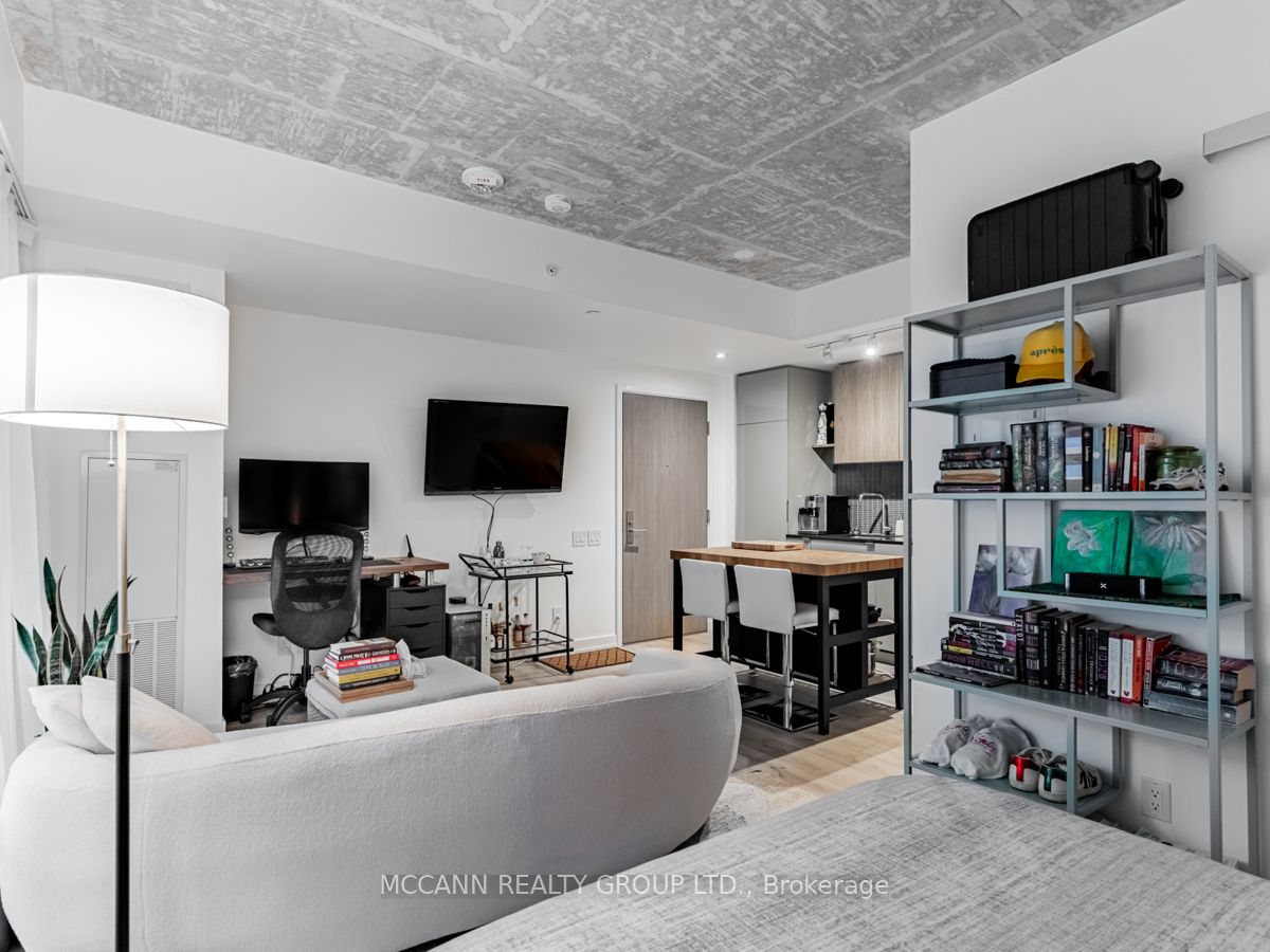 161 Roehampton Avenue, #332