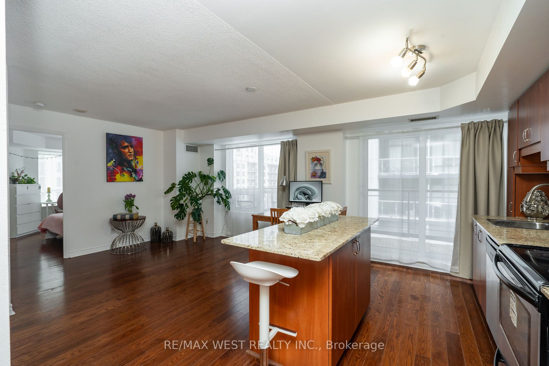27 Rean Drive, #522