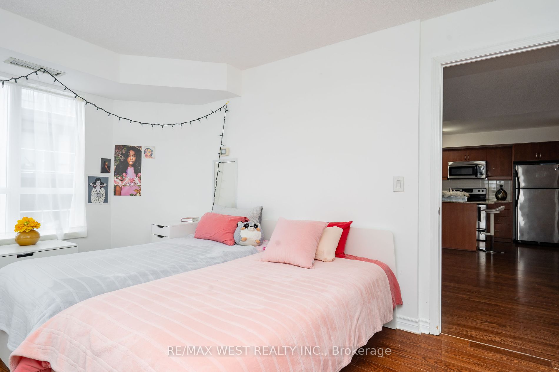 27 Rean Drive, #522