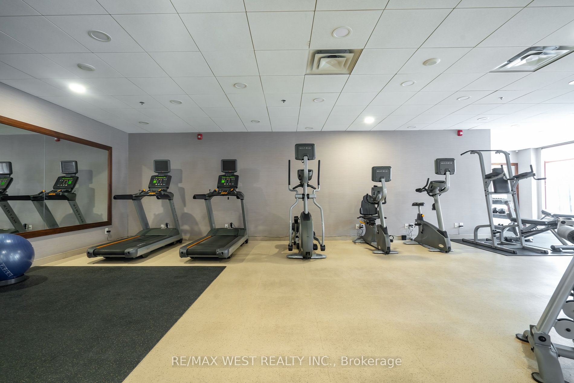 27 Rean Drive, #522