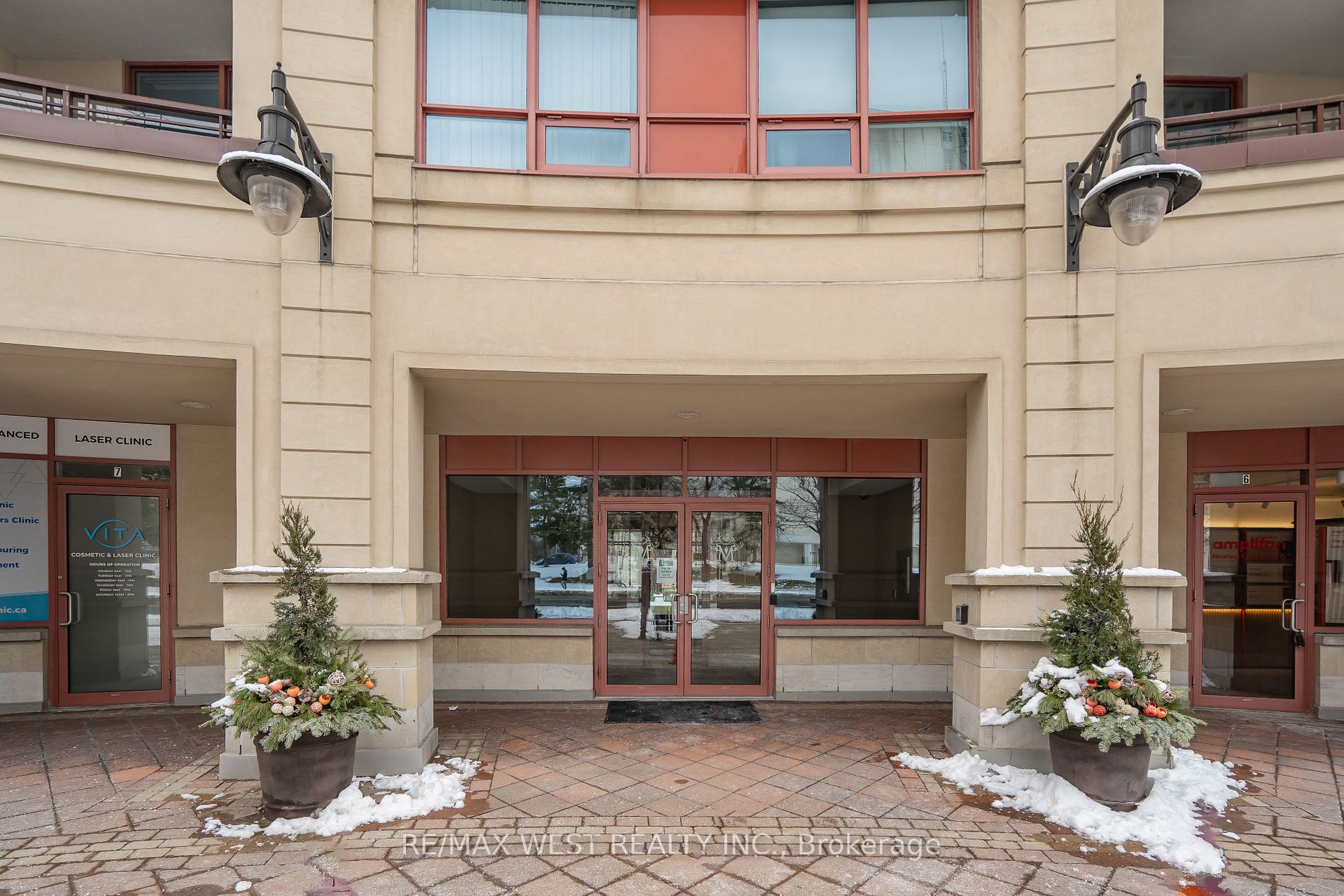 27 Rean Drive, #522