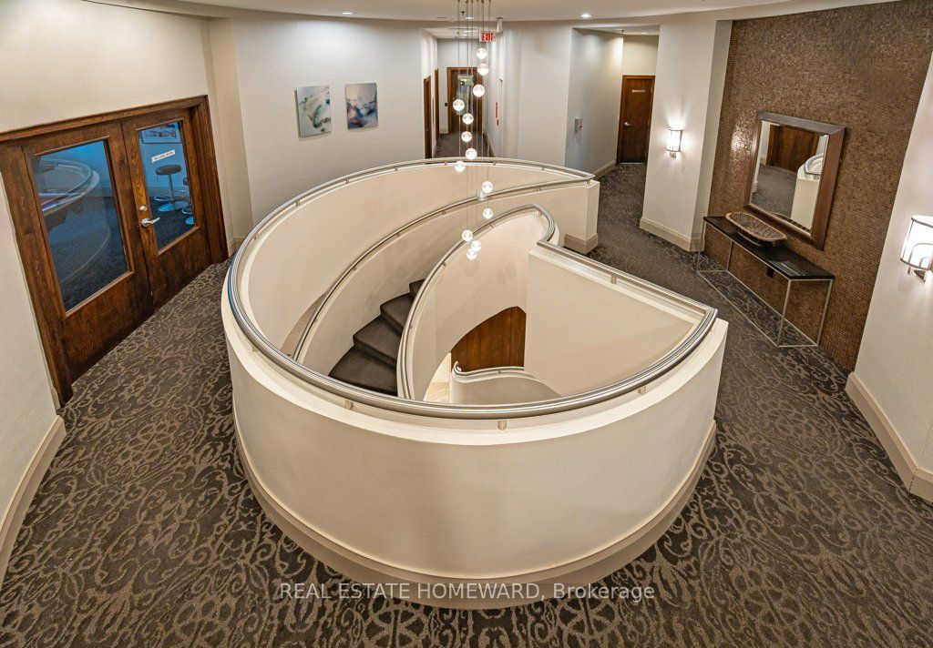 438 Richmond Street W, #219