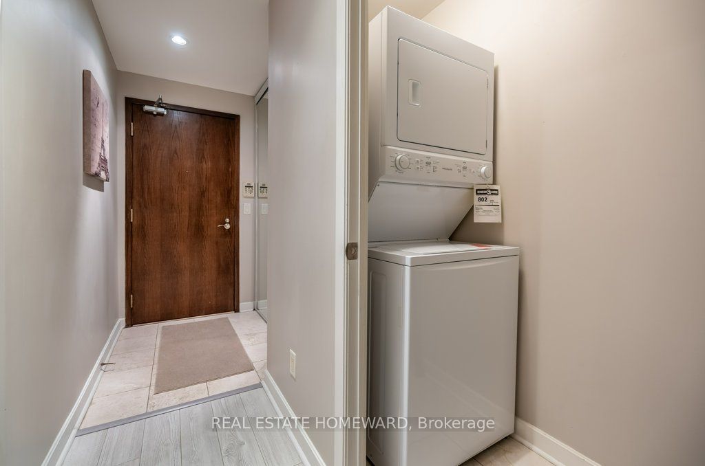438 Richmond Street W, #219
