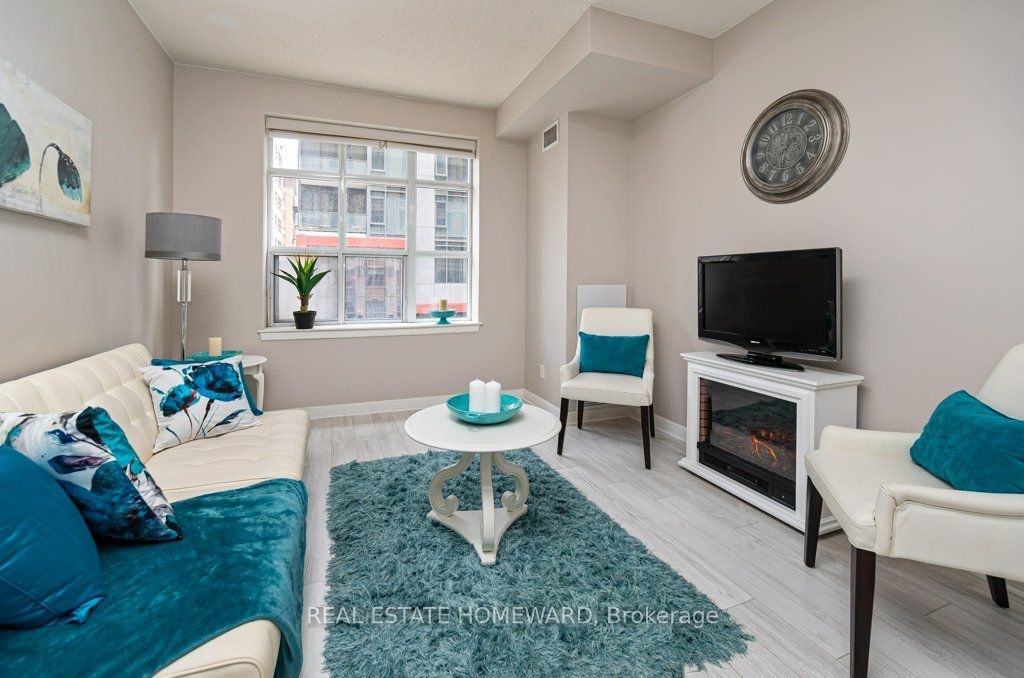438 Richmond Street W, #219