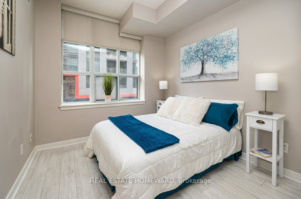 438 Richmond Street W, #219