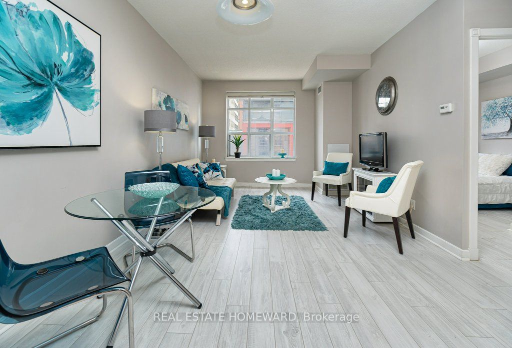 438 Richmond Street W, #219