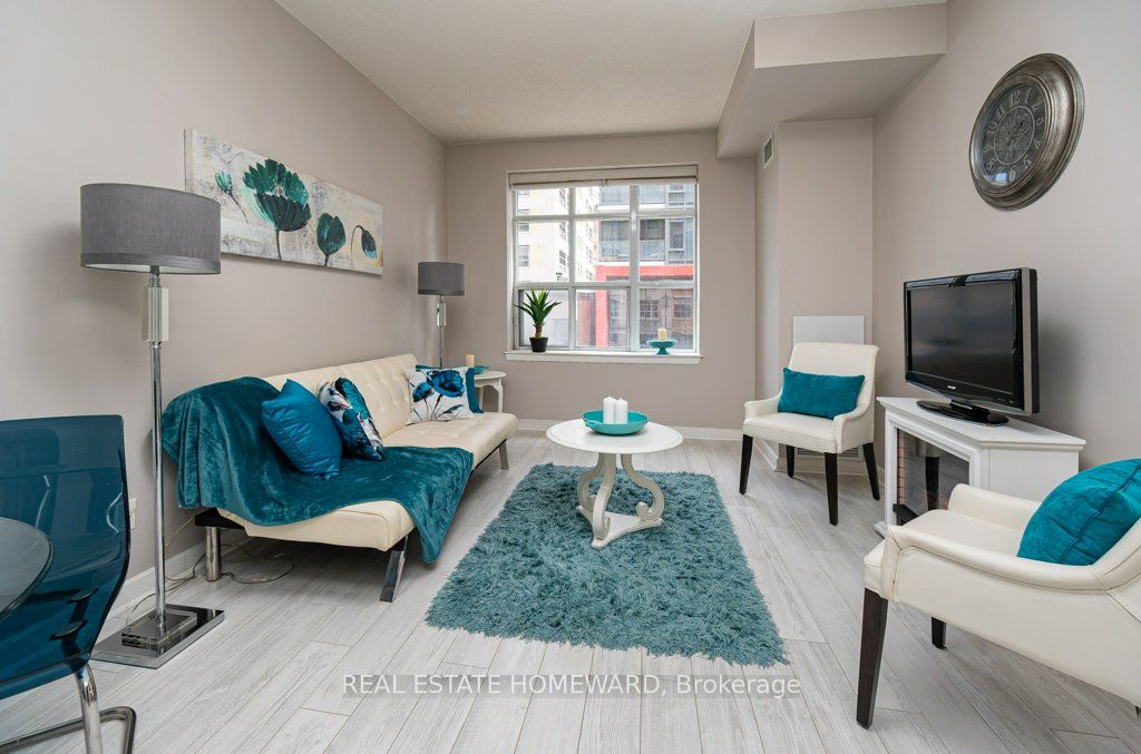 438 Richmond Street W, #219