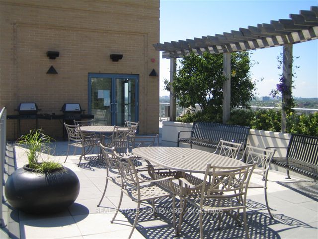 438 Richmond Street W, #219