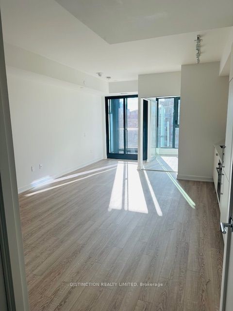 250 lawrence Avenue W, #616